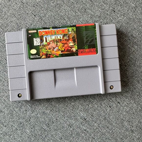 Super Nintendo Donkey Kong Country Game Cartridge - Picture 1 of 2
